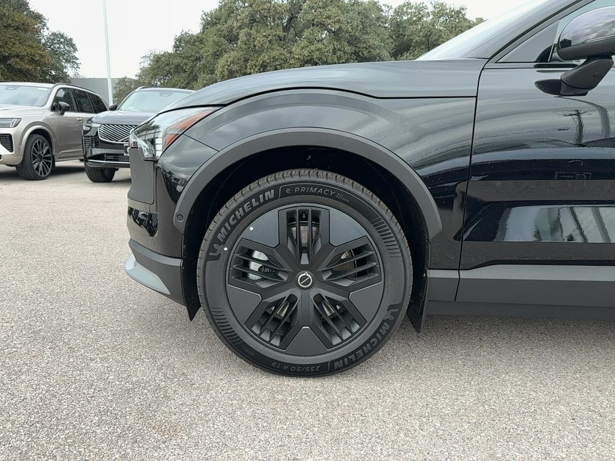 2026 Volvo EX30 Cross Country - Image 10