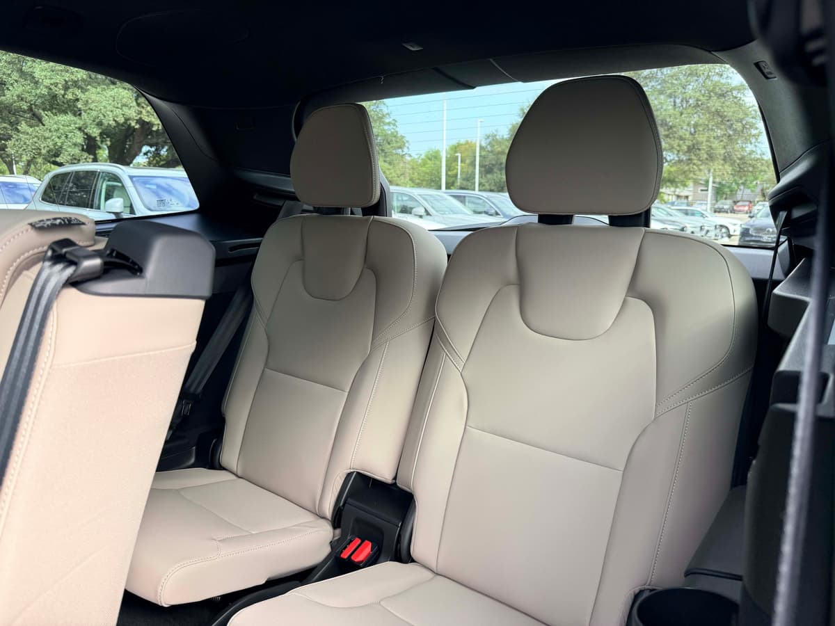 2026 Volvo XC90 - Image 17