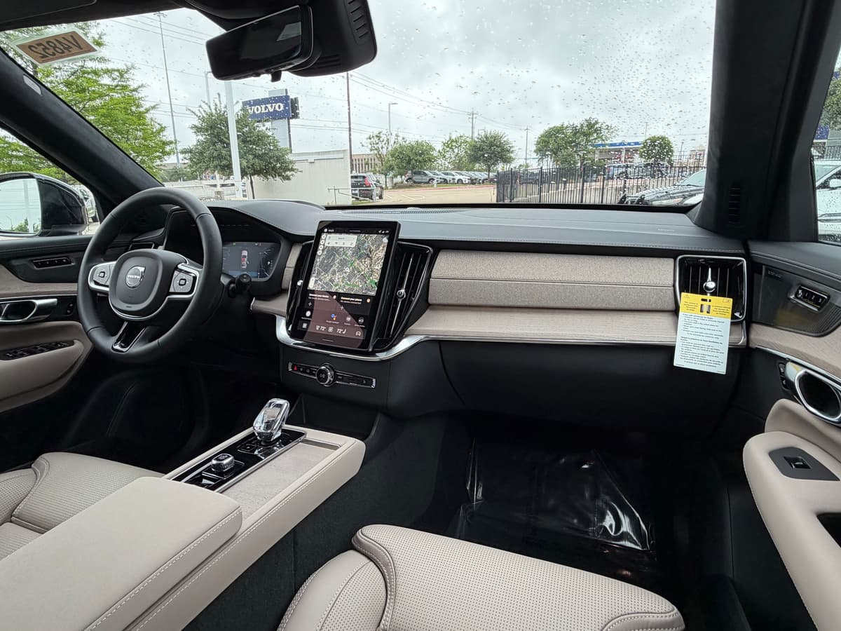 2026 Volvo XC90 - Image 11