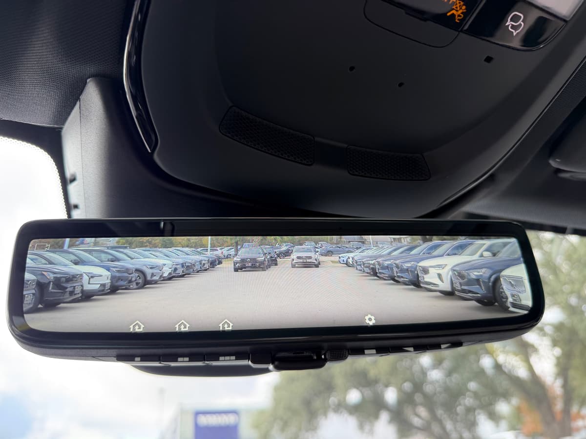 2026 Volvo XC60 - Image 17