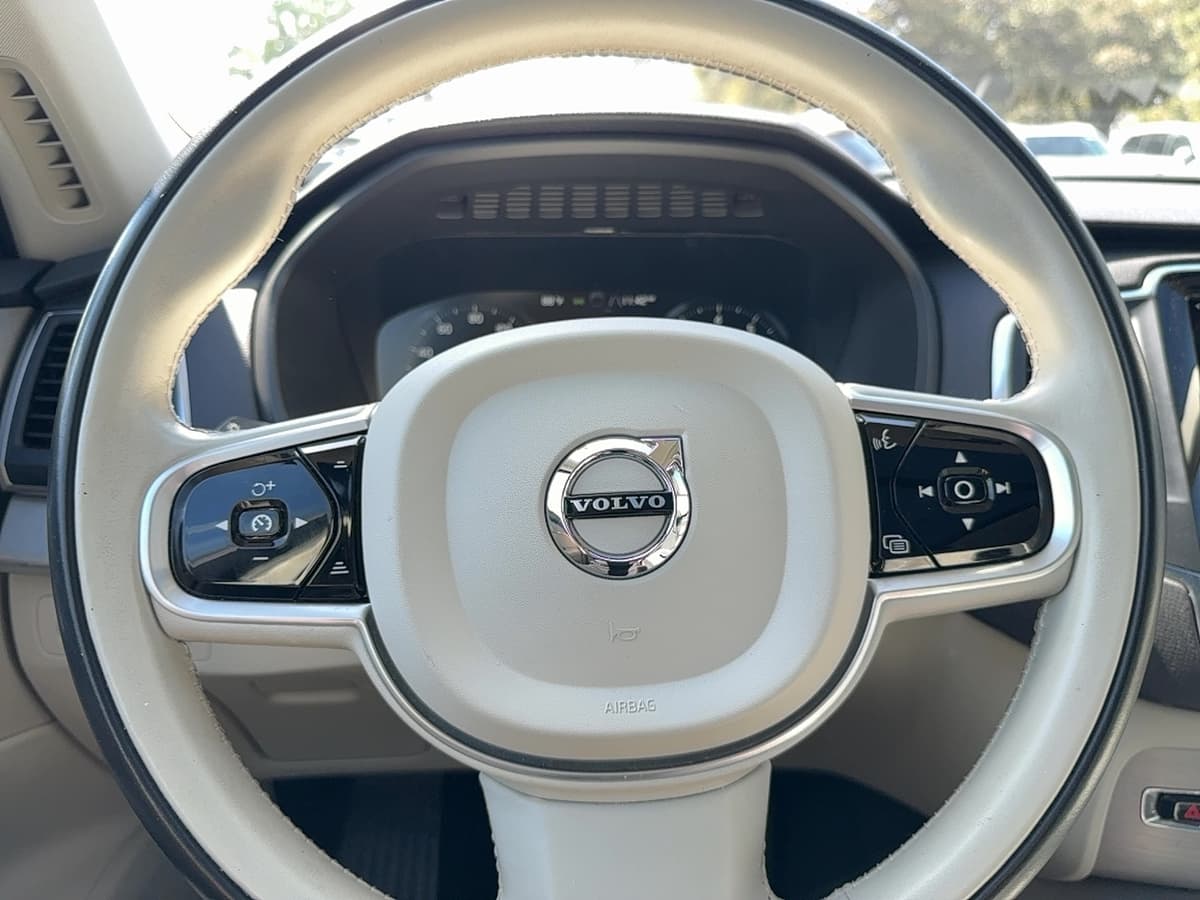 2021 Volvo XC90 - Image 17