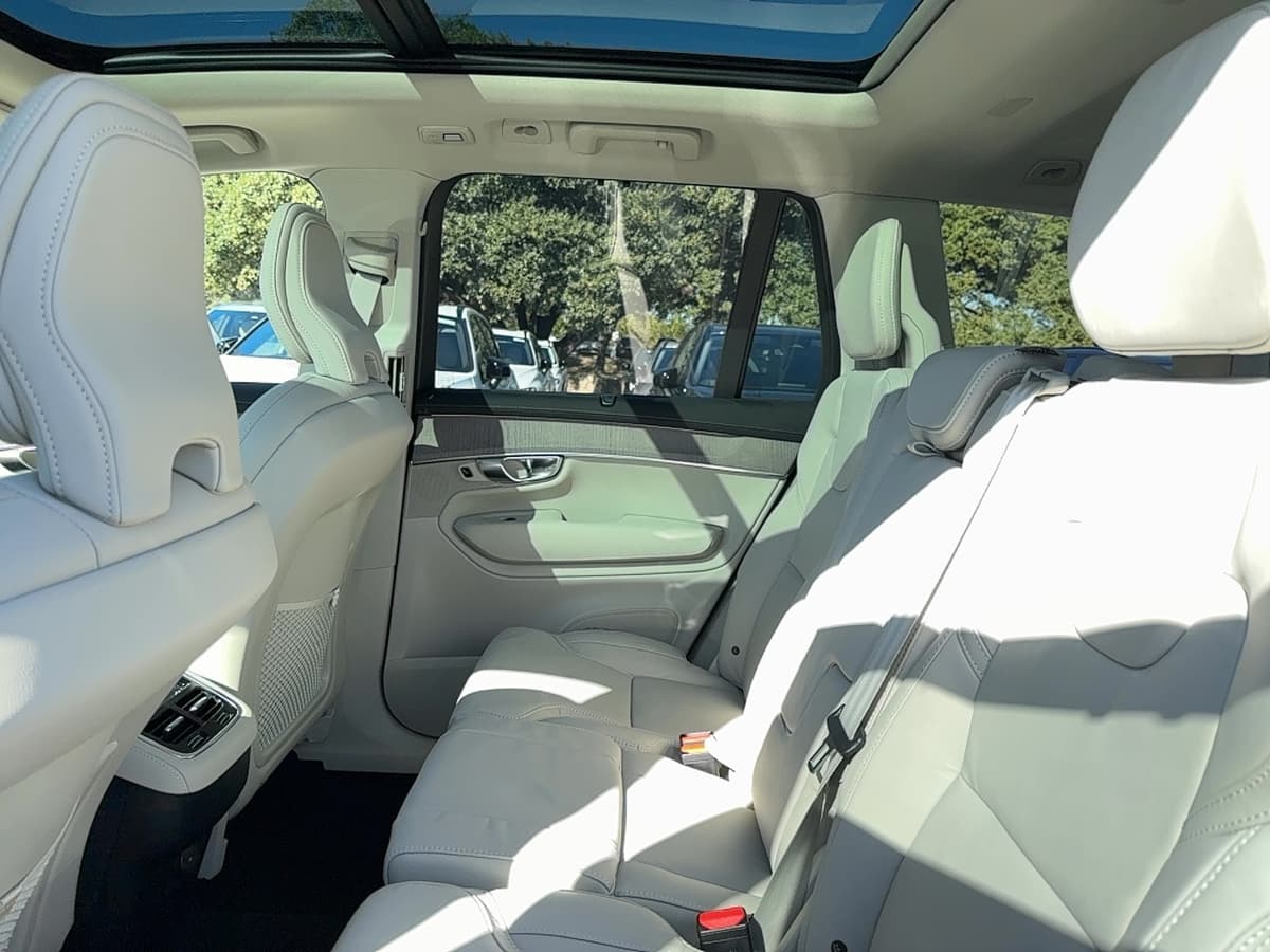 2026 Volvo XC90 - Image 14