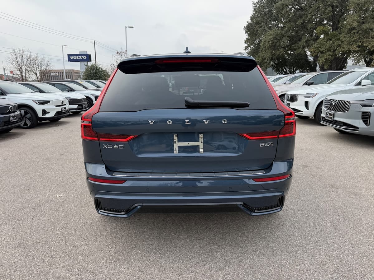 2026 Volvo XC60 - Image 5