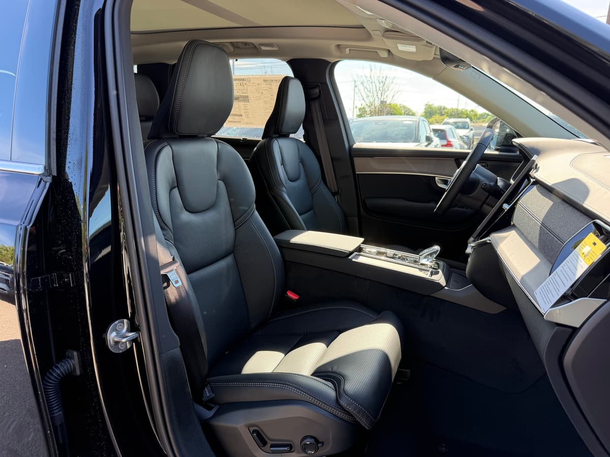2026 Volvo XC90 - Image 8