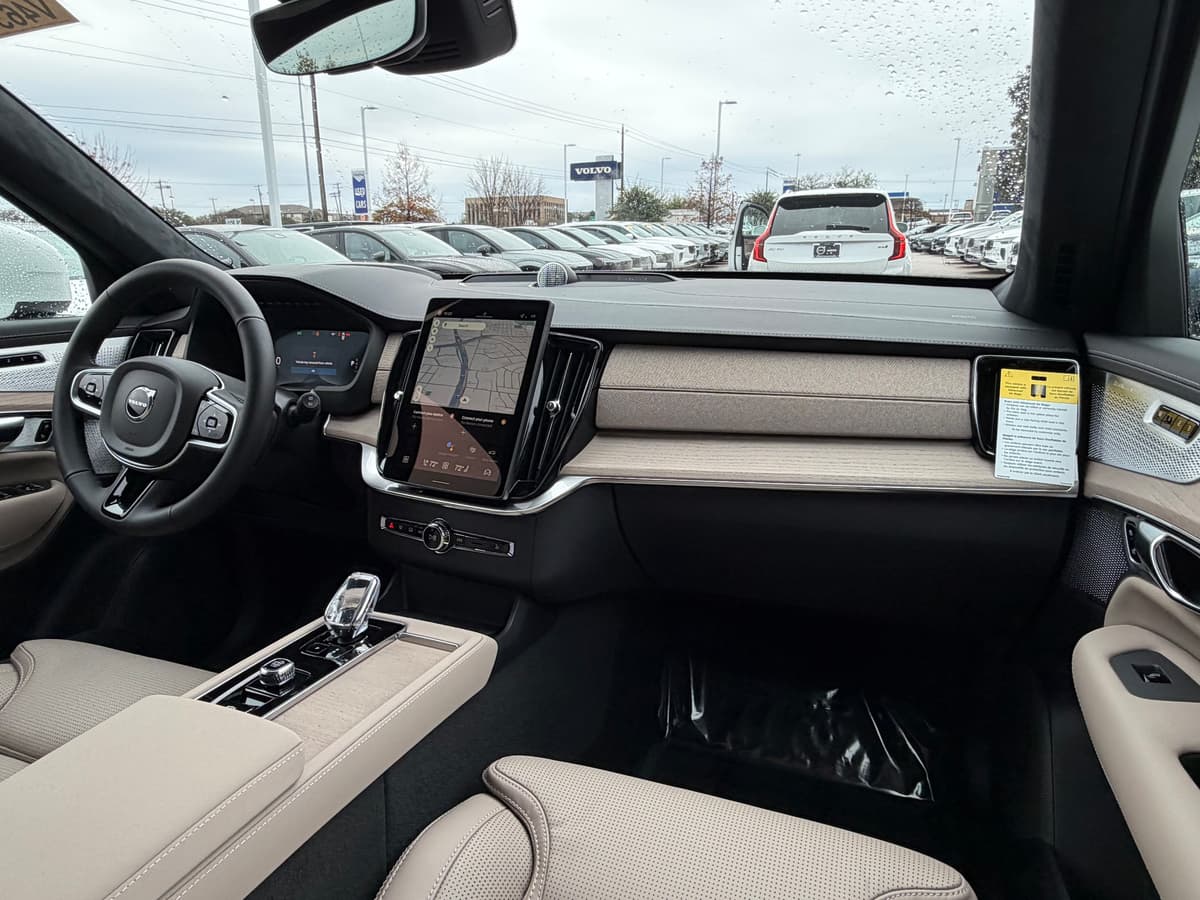 2026 Volvo XC90 - Image 11