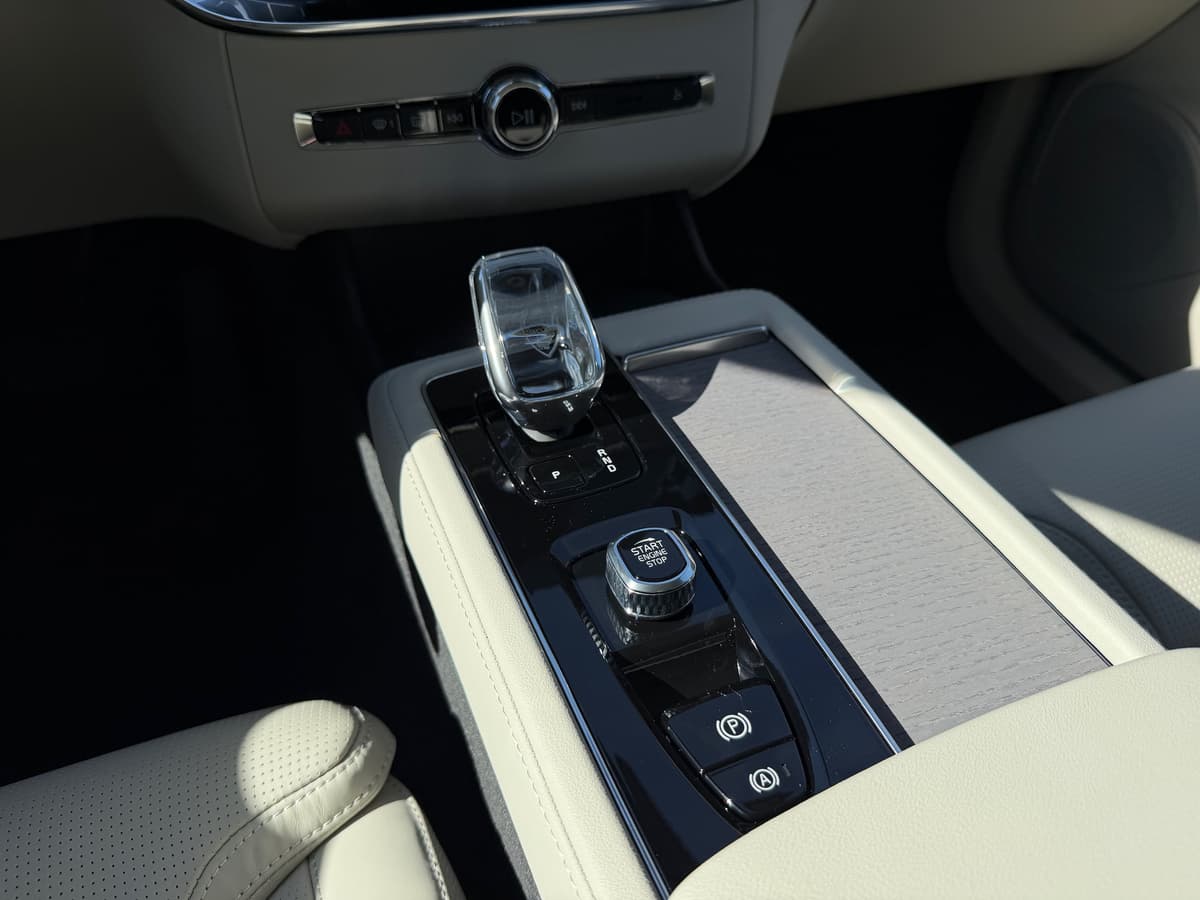 2026 Volvo XC90 - Image 14