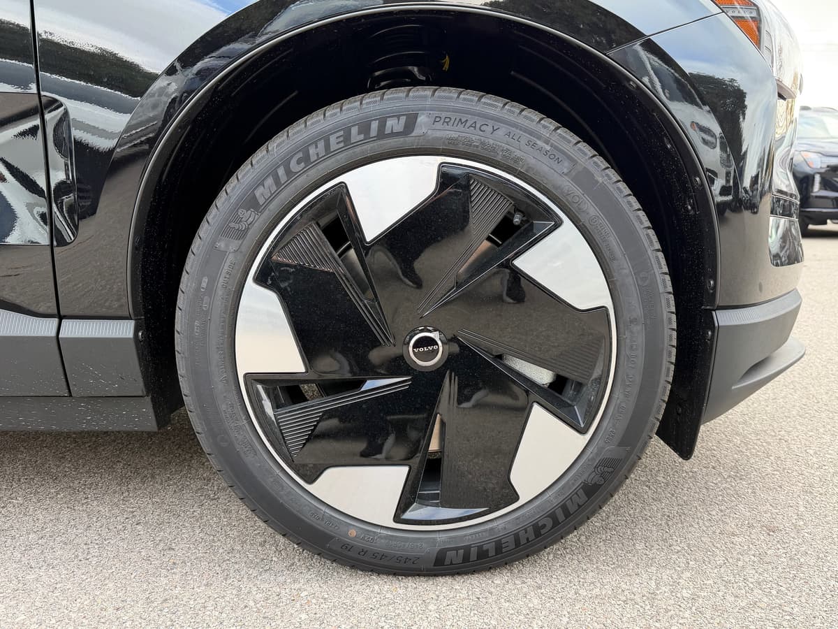 2026 Volvo EX30 - Image 7