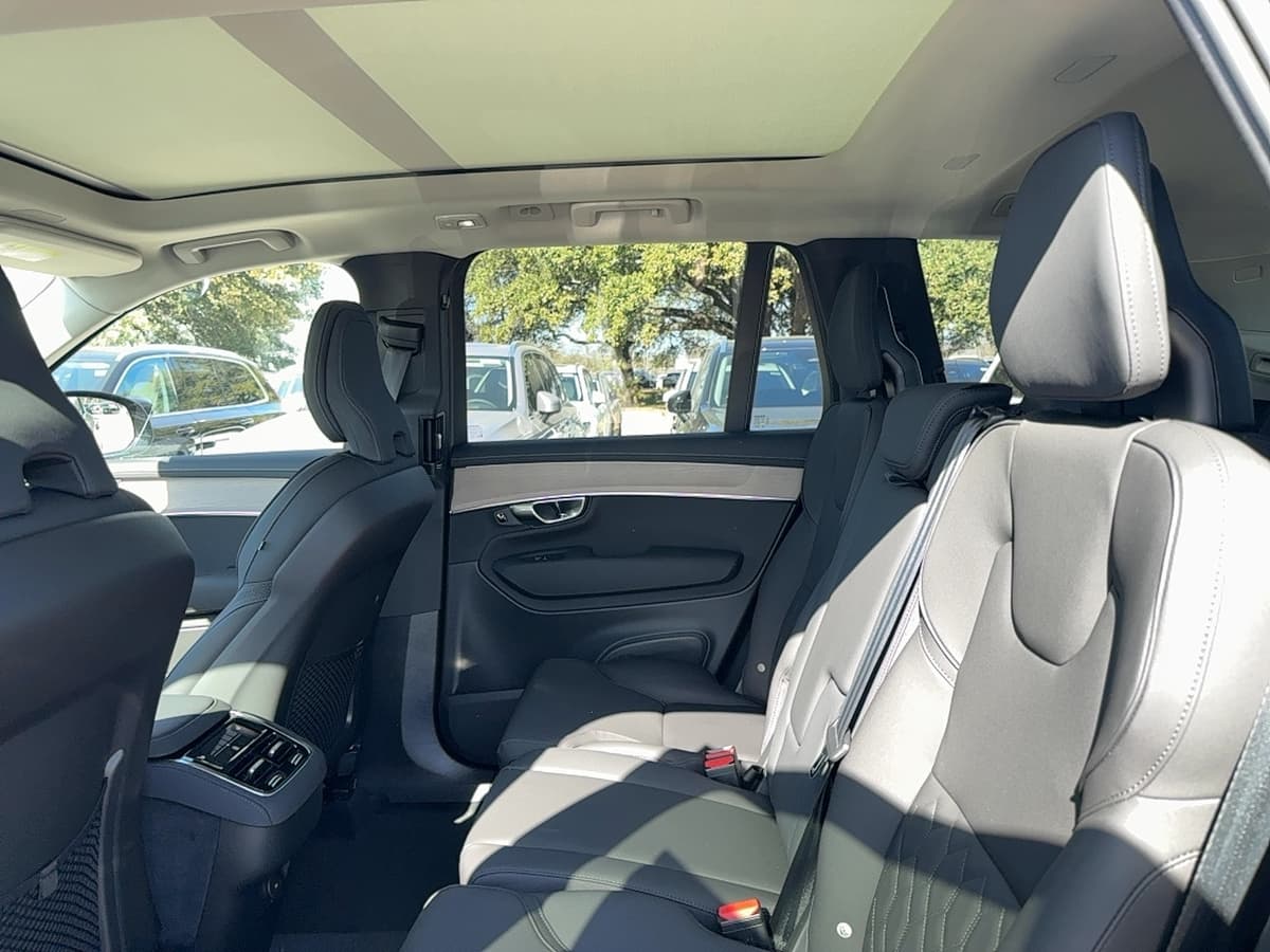 2026 Volvo XC90 - Image 14