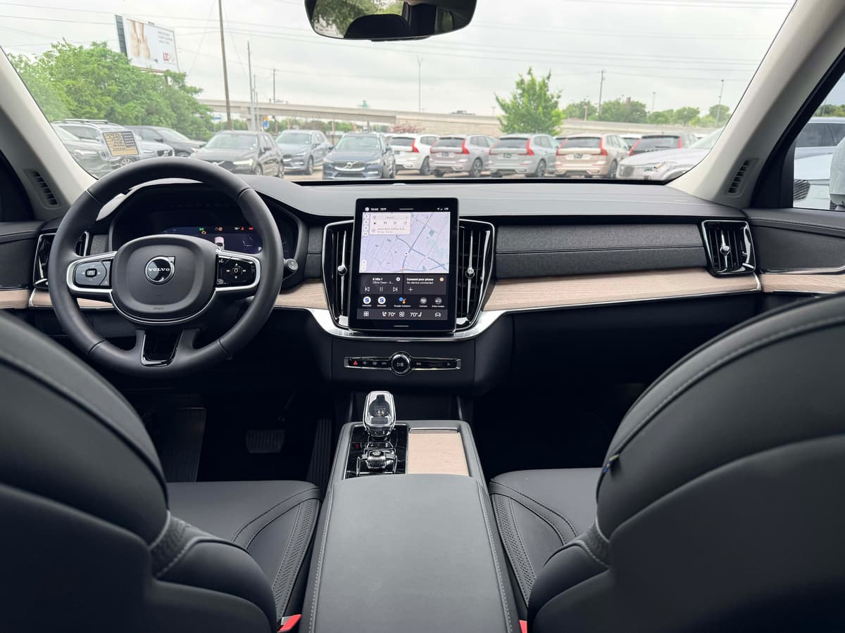 2025 Volvo XC90 - Image 18