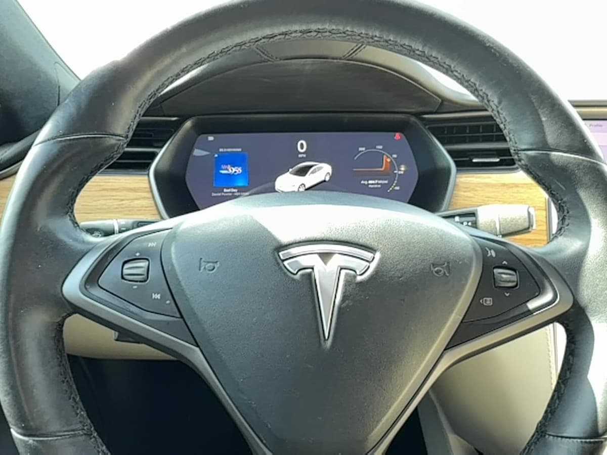 2020 Tesla Model S - Image 18