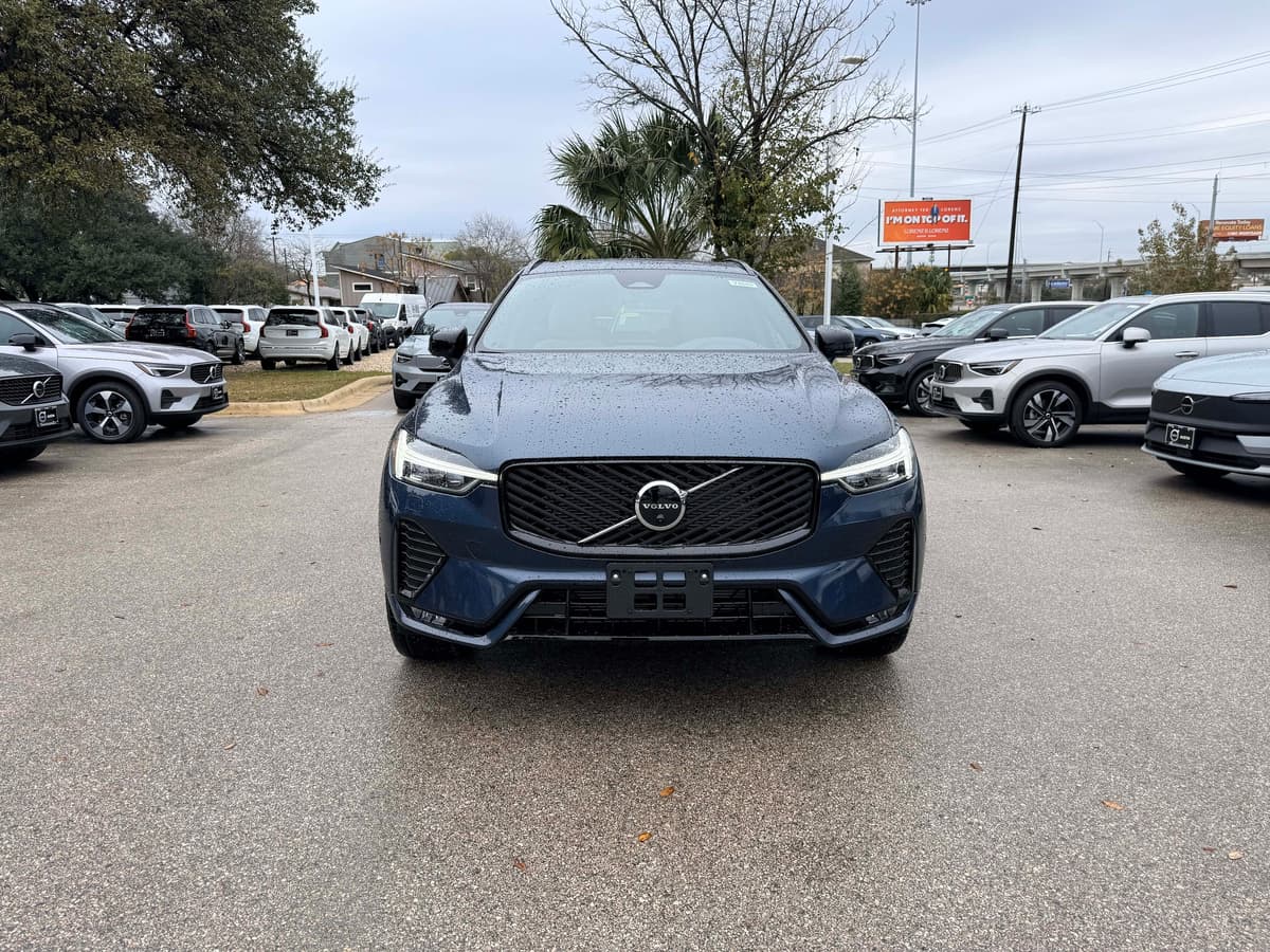 2026 Volvo XC60 - Image 8