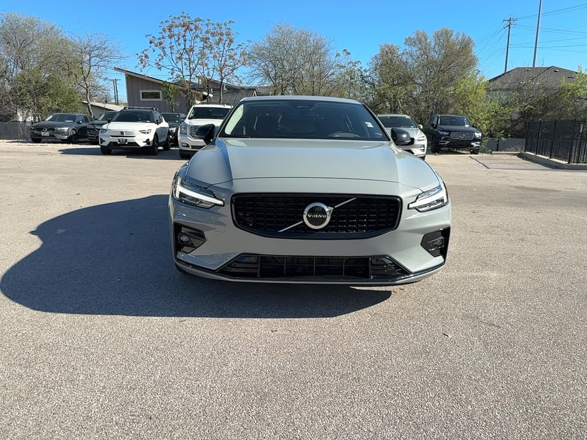 2024 Volvo S60 - Image 8