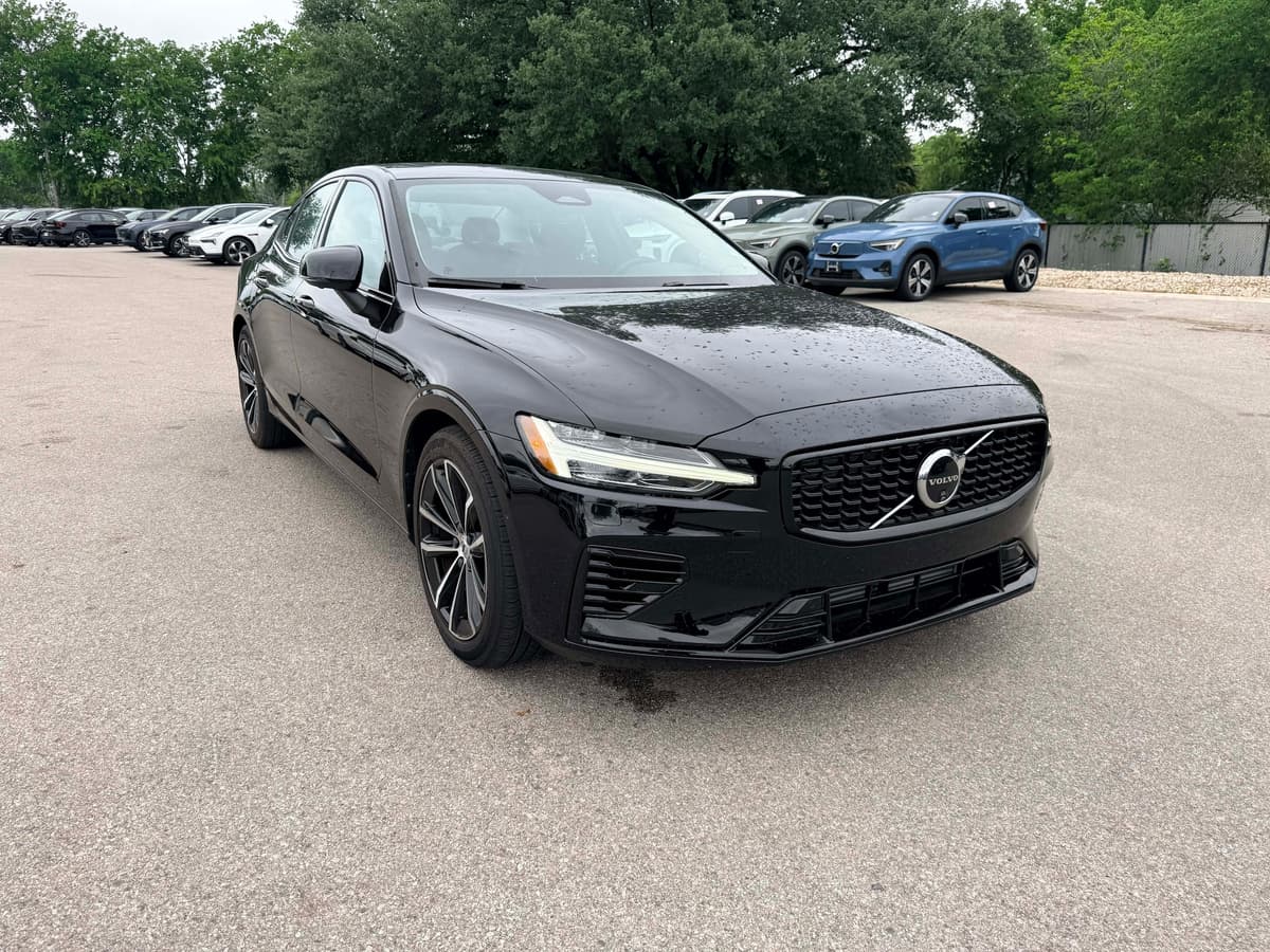 2025 Volvo S60 Plug-In Hybrid - Image 5