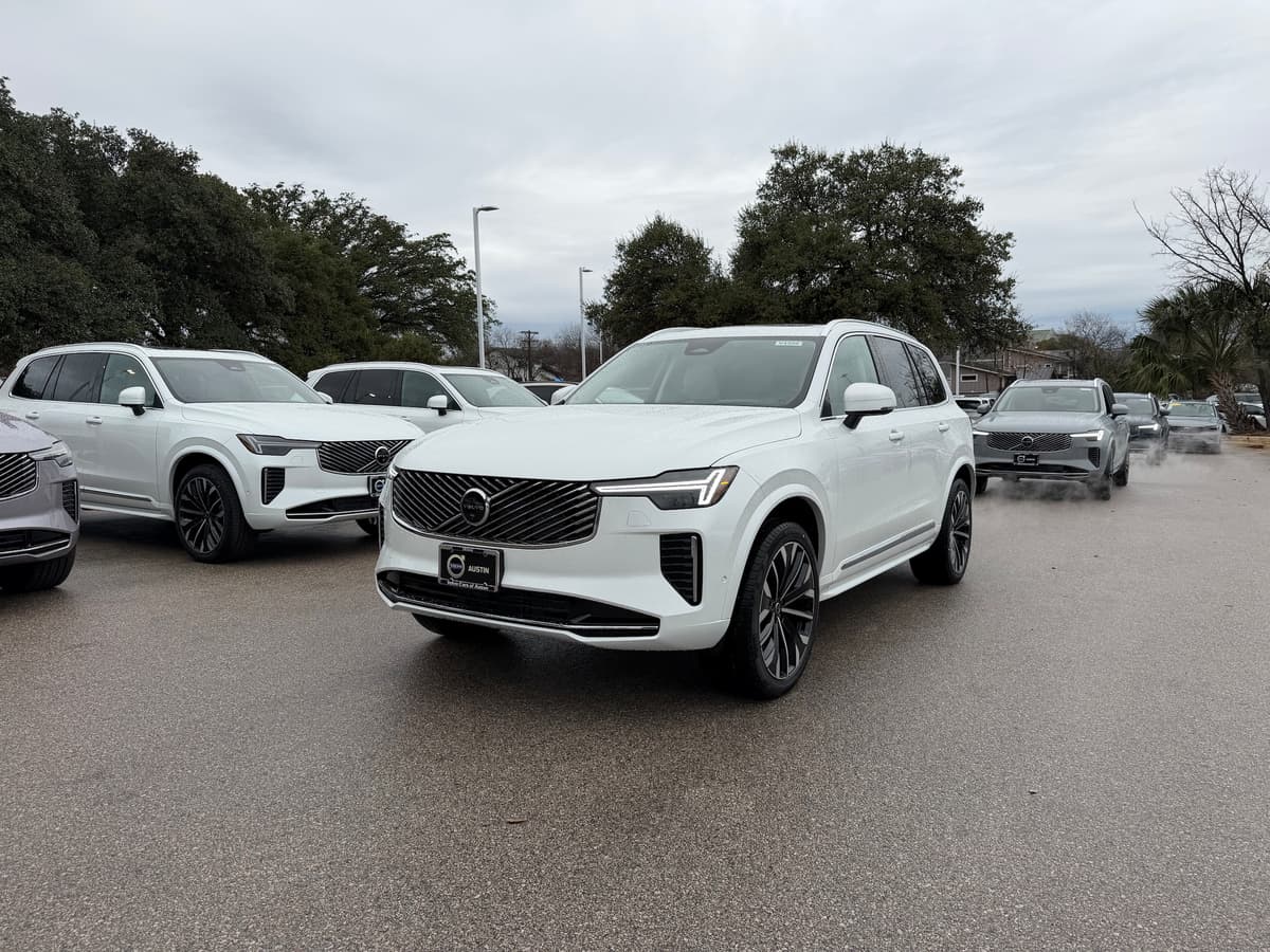 2026 Volvo XC90 - Image 2