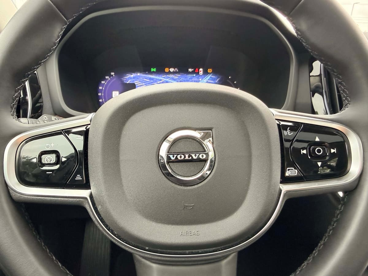 2025 Volvo S60 Plug-In Hybrid - Image 12