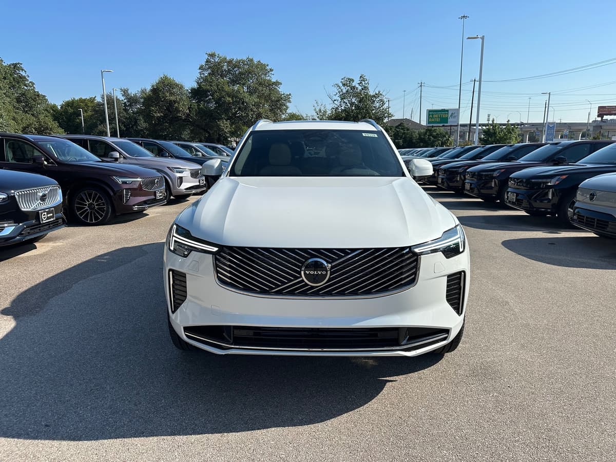 2026 Volvo XC90 plug-in hybrid - Image 6