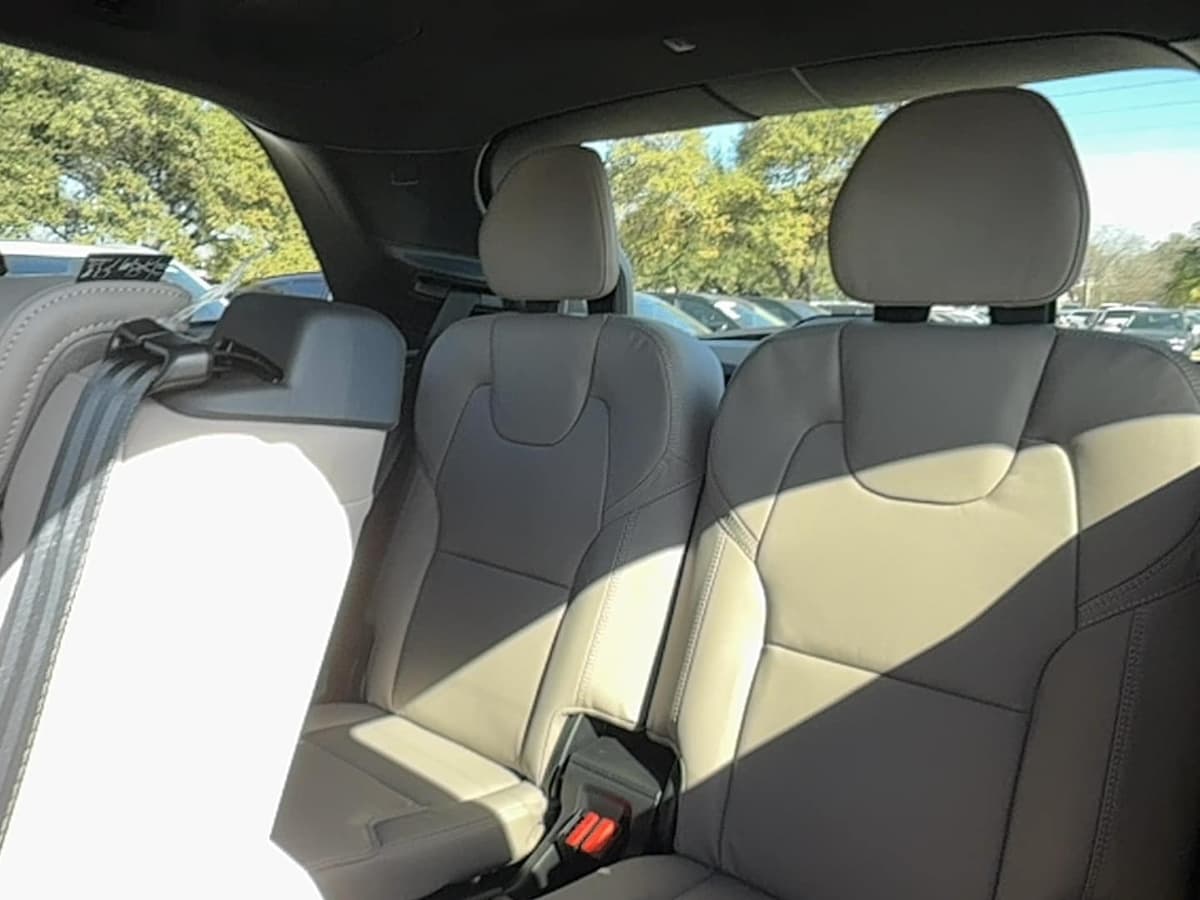 2026 Volvo XC90 plug-in hybrid - Image 15