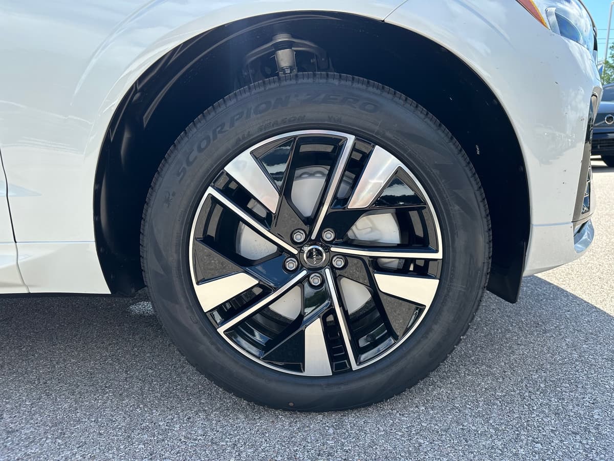 2026 Volvo XC60 - Image 7