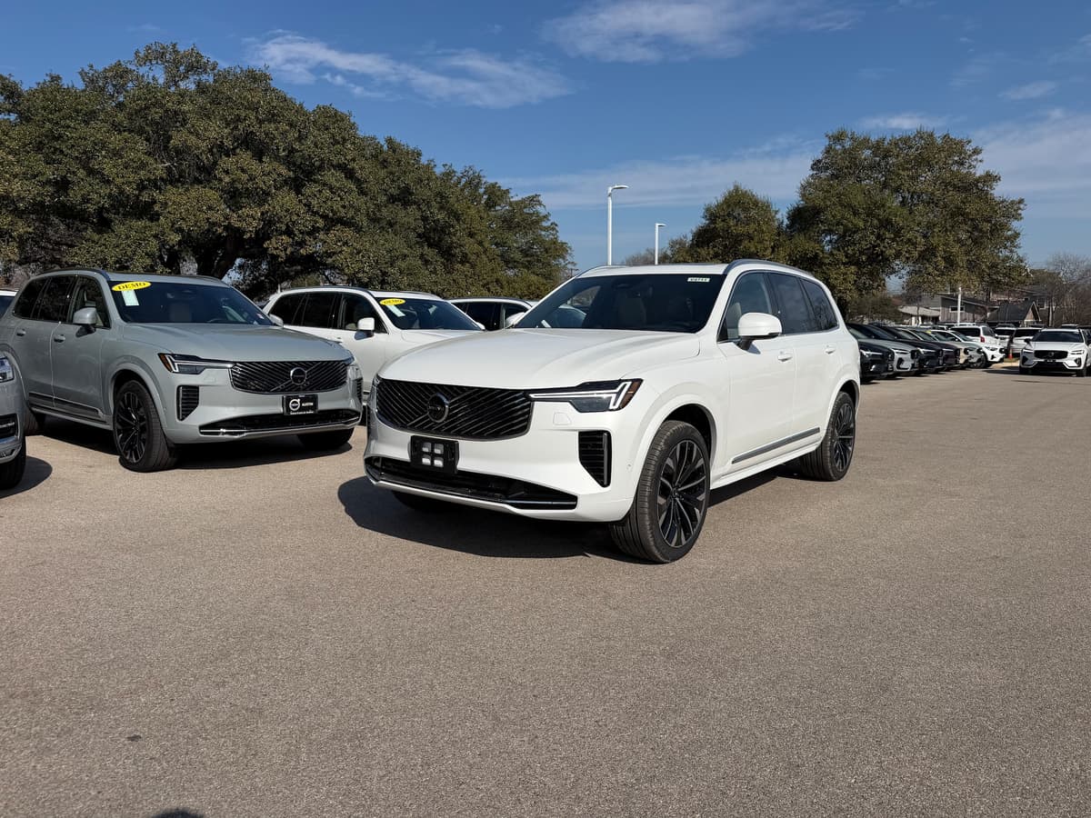 2026 Volvo XC90 - Image 2