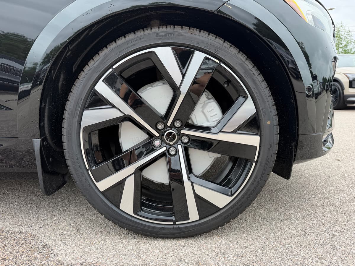 2026 Volvo XC60 - Image 7