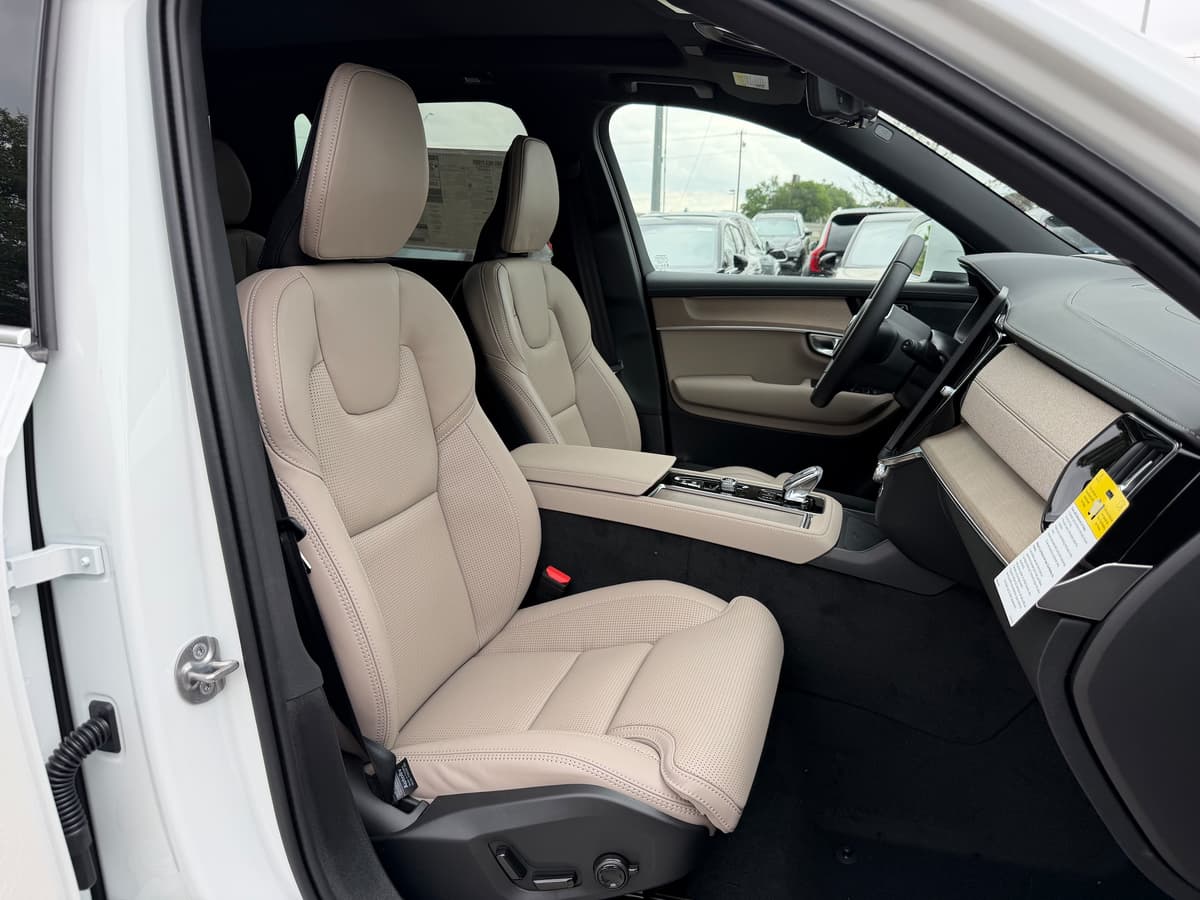 2026 Volvo XC90 - Image 7