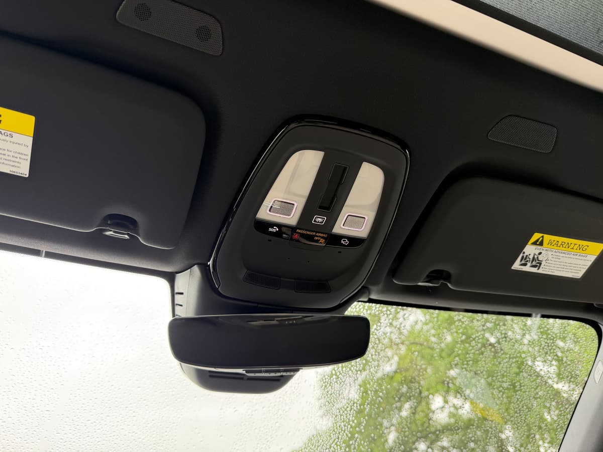 2026 Volvo XC60 plug-in hybrid - Image 16