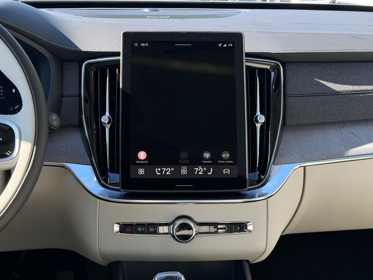 2026 Volvo XC90 - Image 13