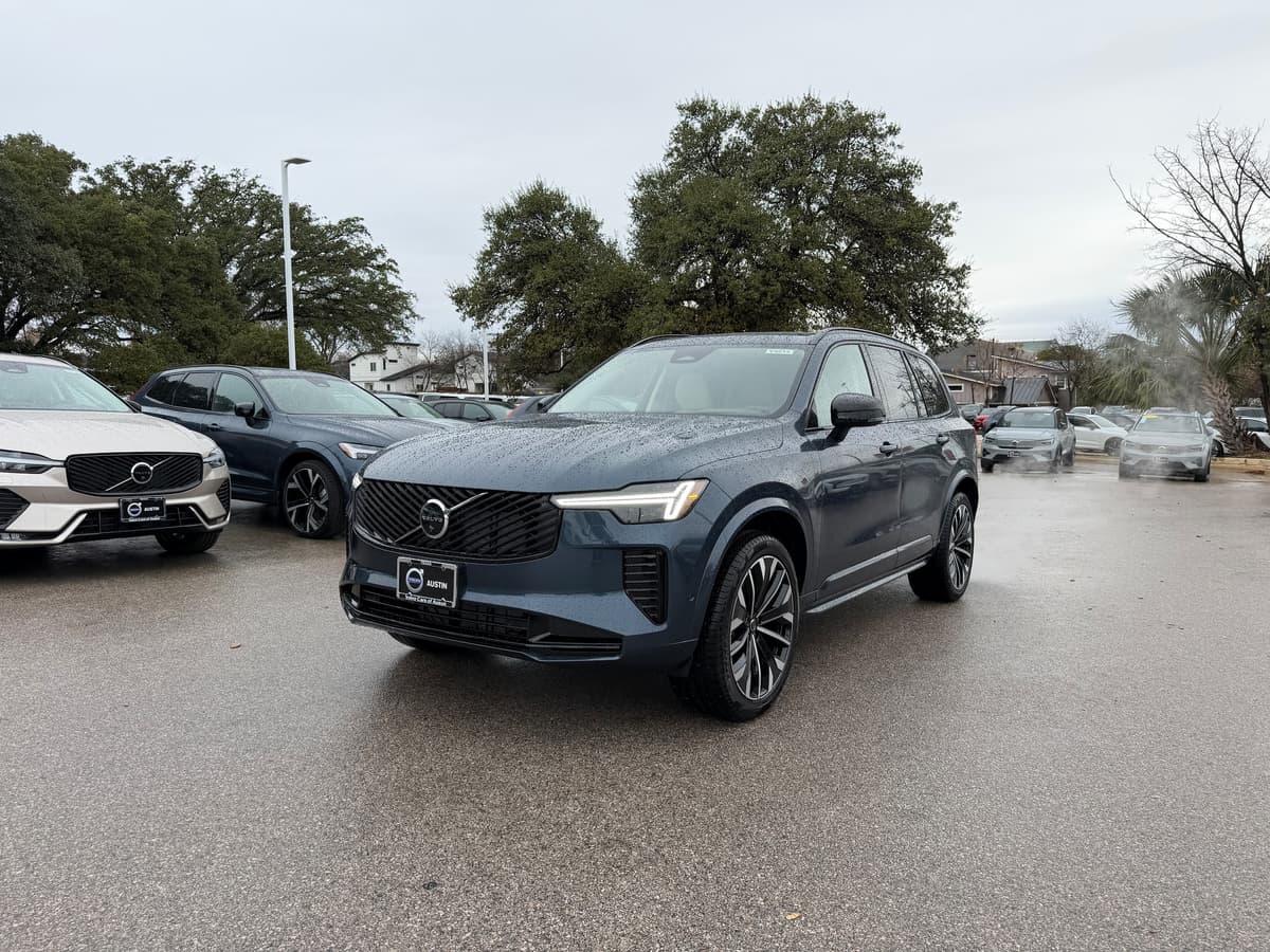 2026 Volvo XC90 - Image 2