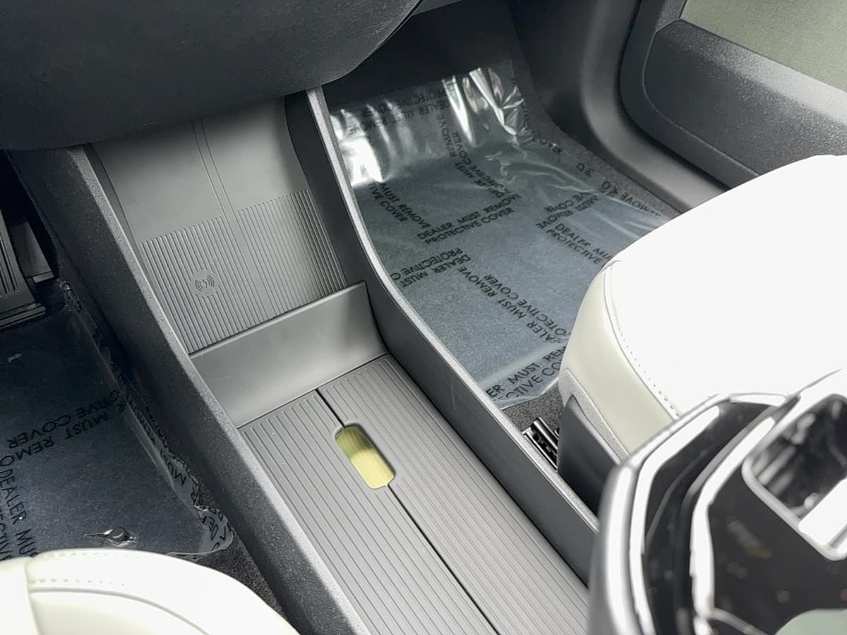 2026 Volvo EX30 Cross Country - Image 24