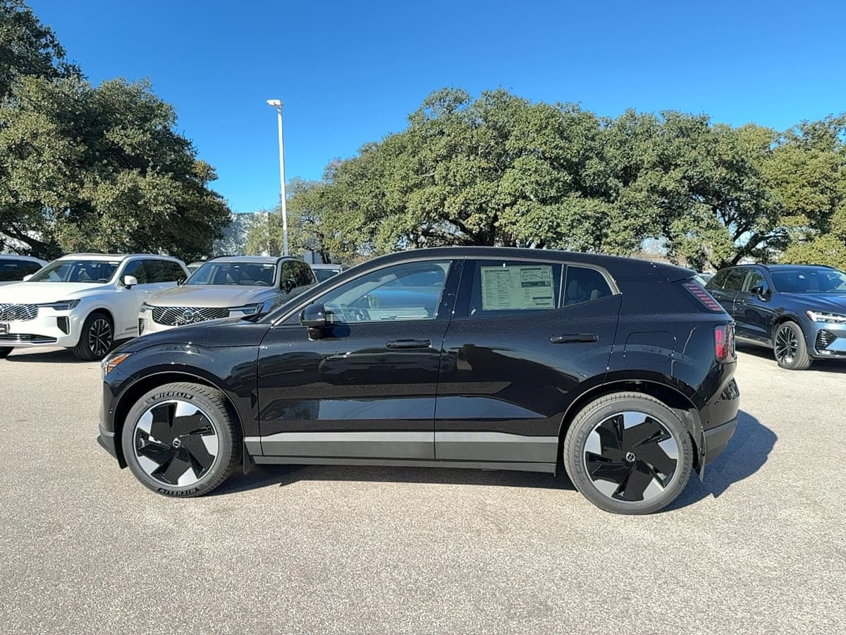 2026 Volvo EX30 - Image 3