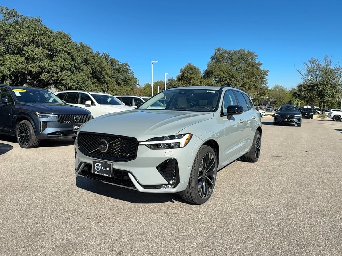2026 Volvo XC60 - Image 2