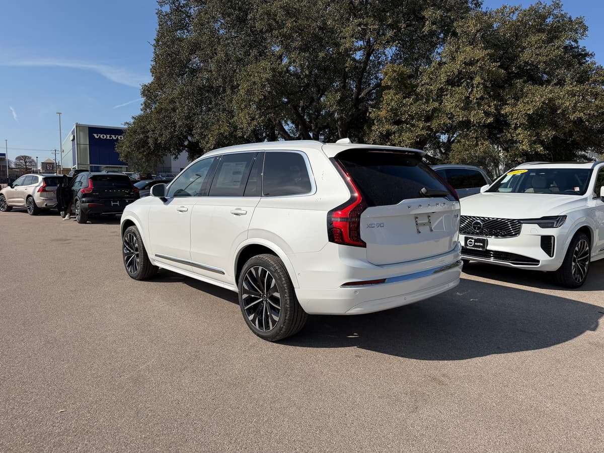2026 Volvo XC90 - Image 4