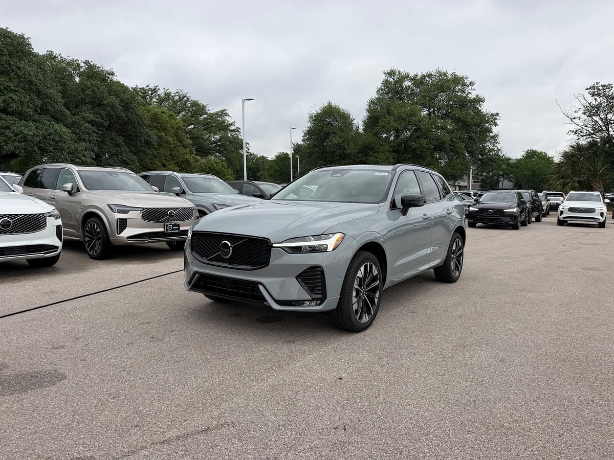 2026 Volvo XC60 - Image 2