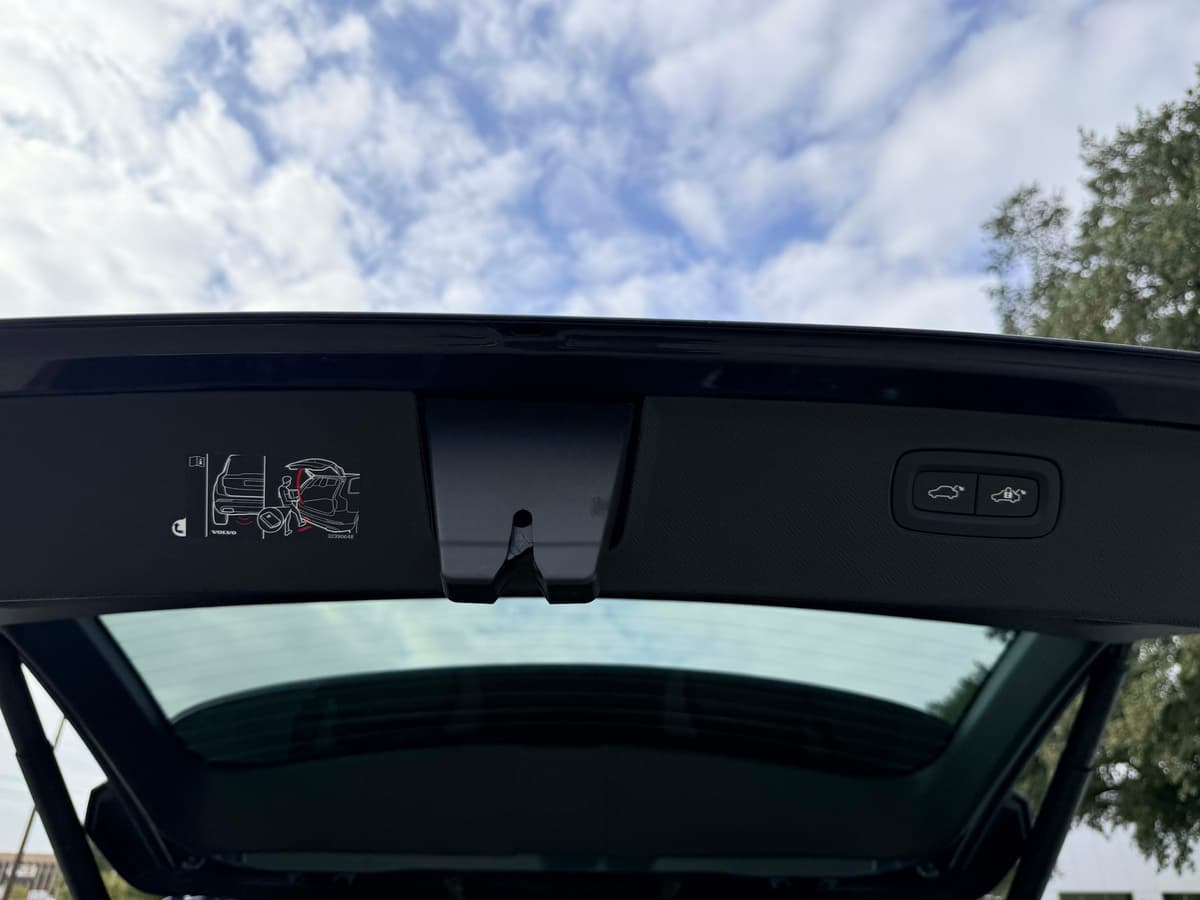 2026 Volvo XC90 - Image 28