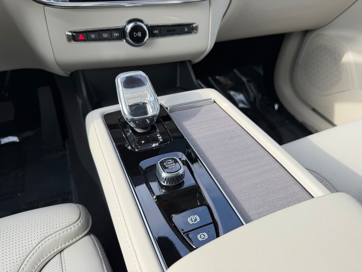 2026 Volvo XC90 - Image 14