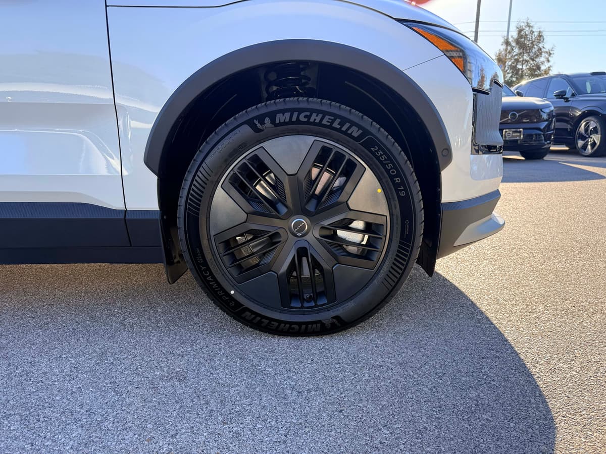 2026 Volvo EX30 Cross Country - Image 9