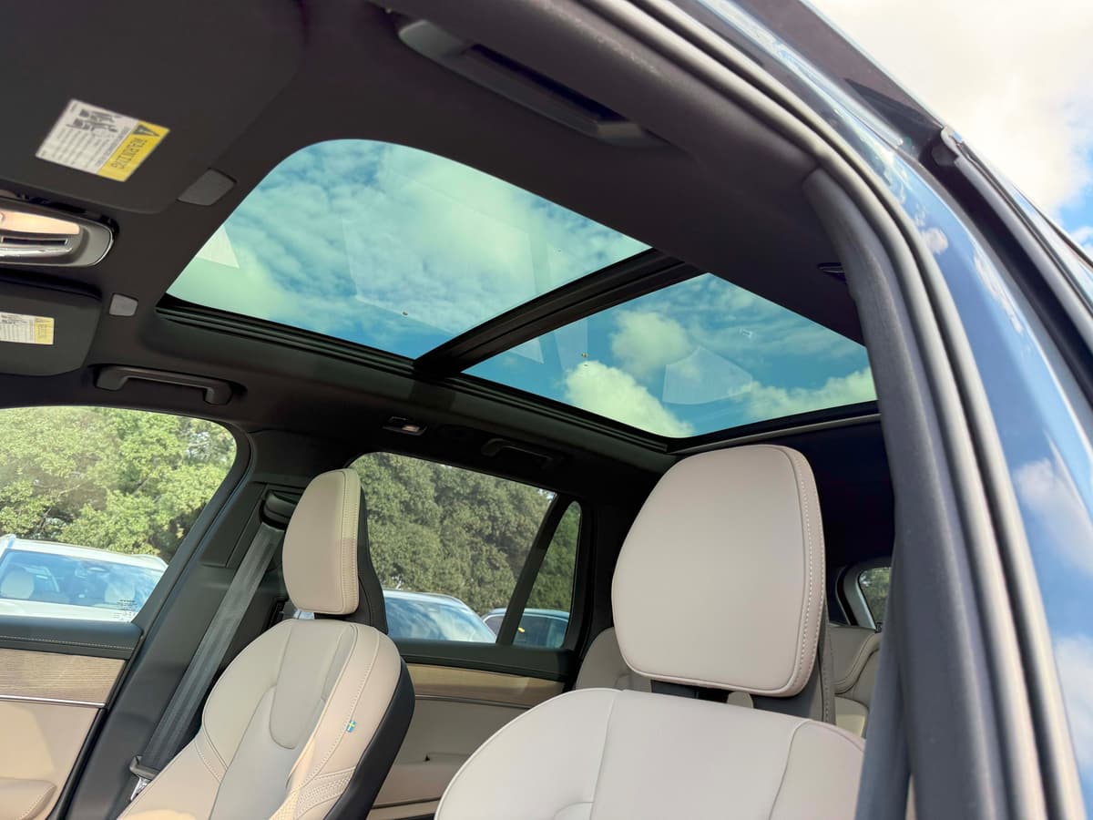 2026 Volvo XC90 - Image 14
