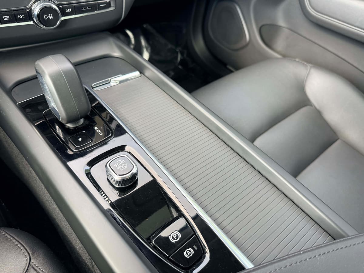 2025 Volvo XC60 - Image 23