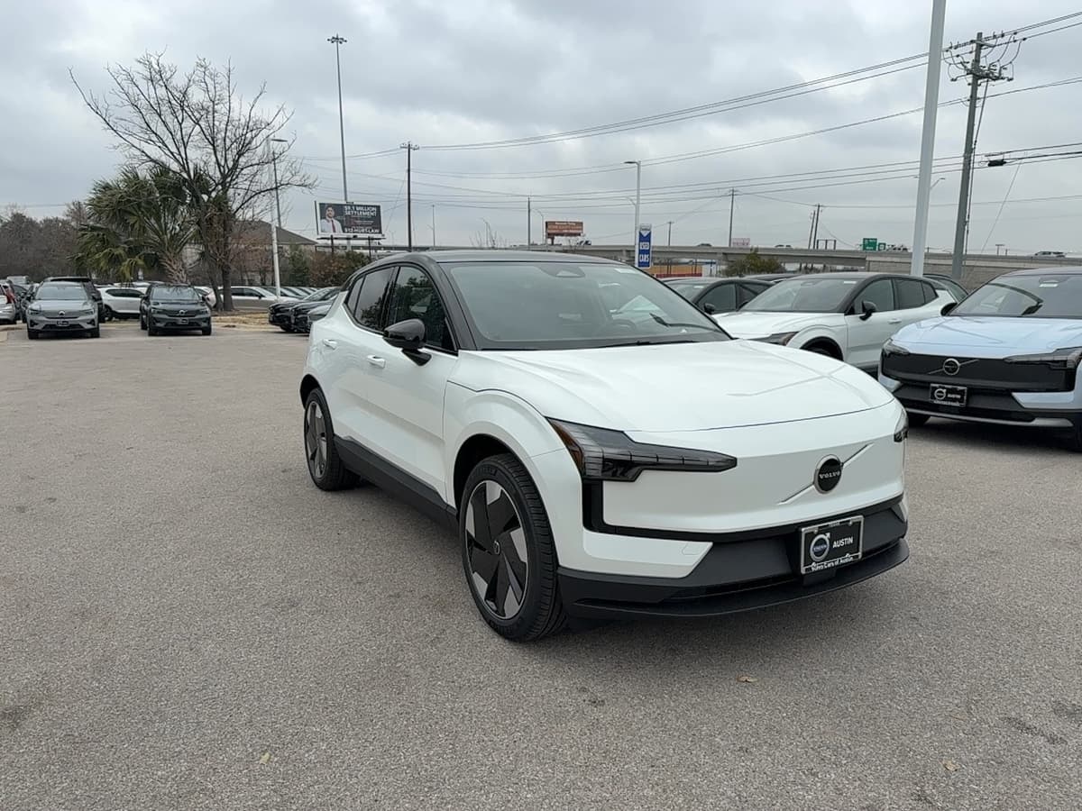 2026 Volvo EX30 - Image 6