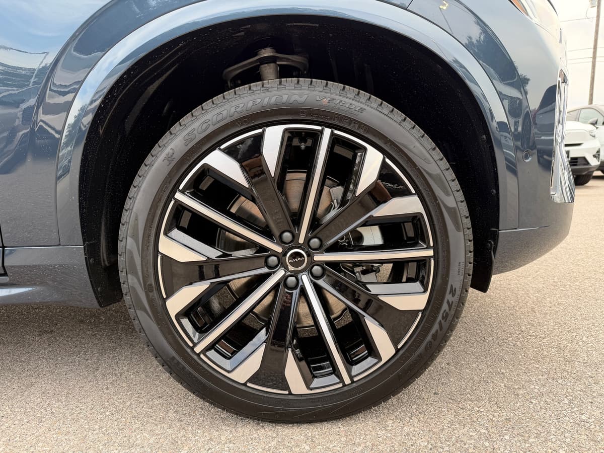 2026 Volvo XC90 - Image 7