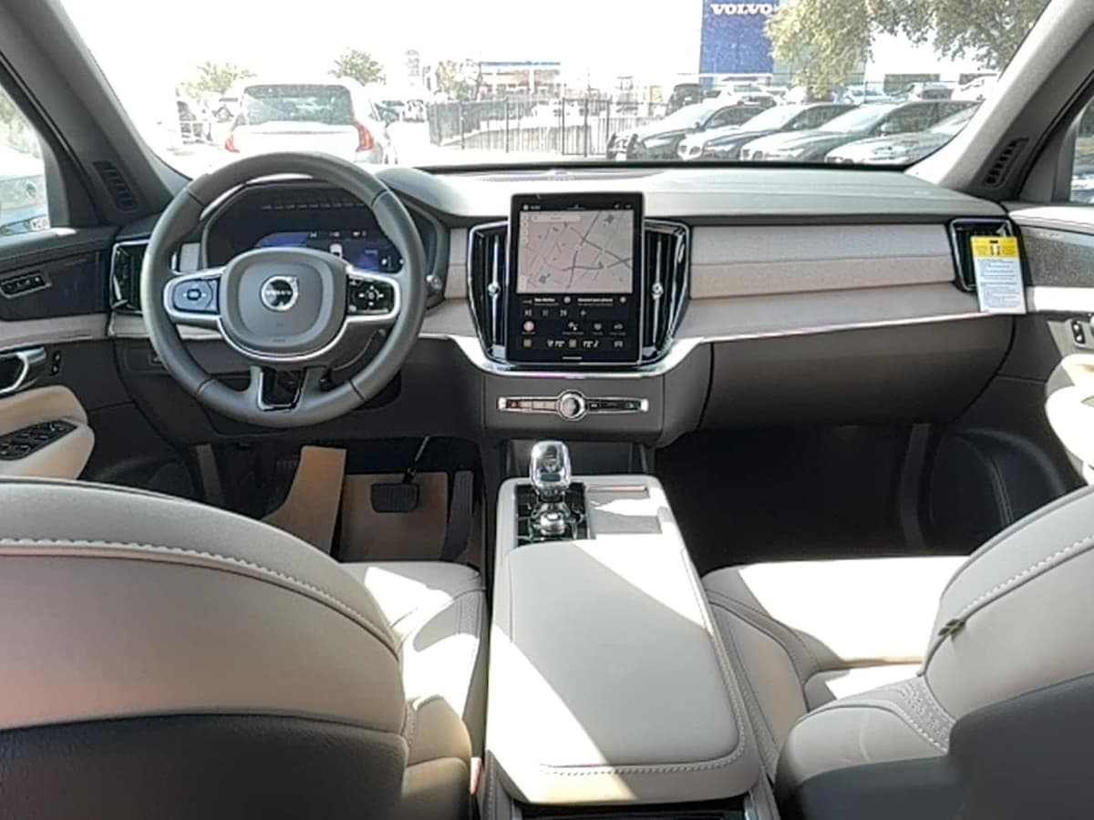 2026 Volvo XC90 - Image 17