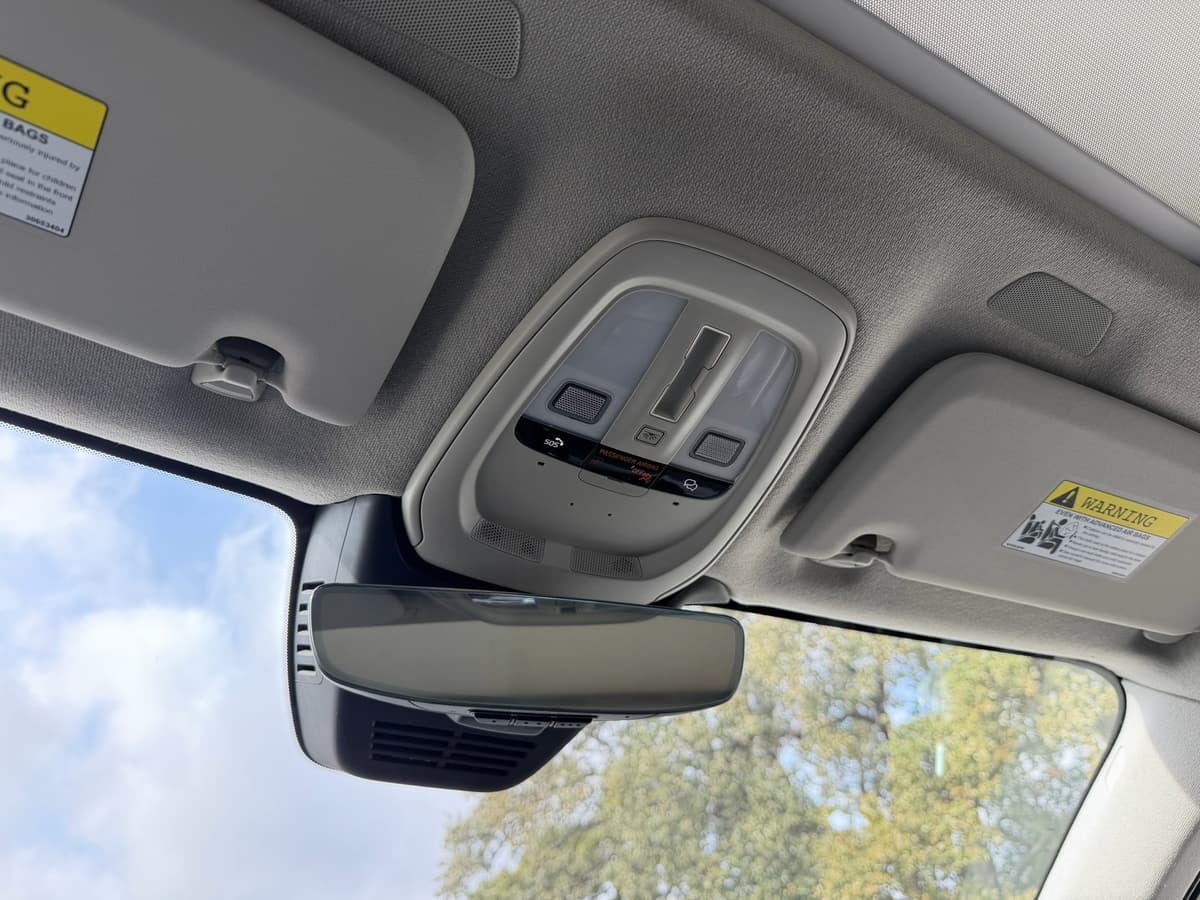 2026 Volvo XC40 - Image 15