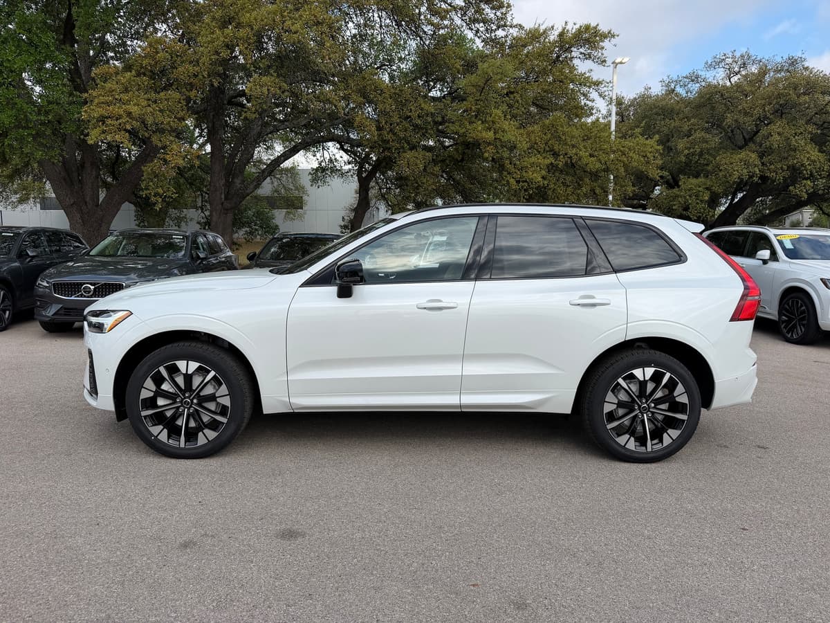 2026 Volvo XC60 - Image 3