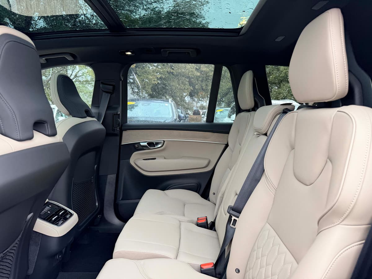 2026 Volvo XC90 - Image 15