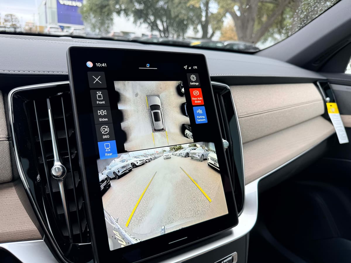 2026 Volvo XC90 - Image 23