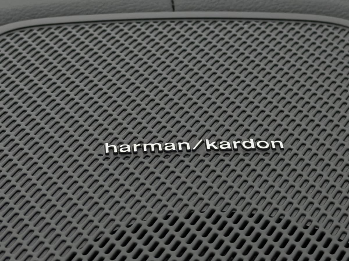 2026 Volvo XC60 plug-in hybrid - Image 15