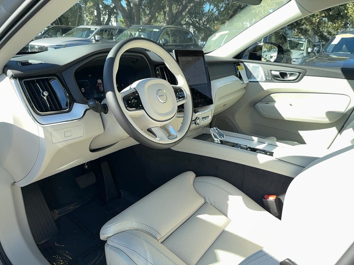 2026 Volvo XC60 - Image 10