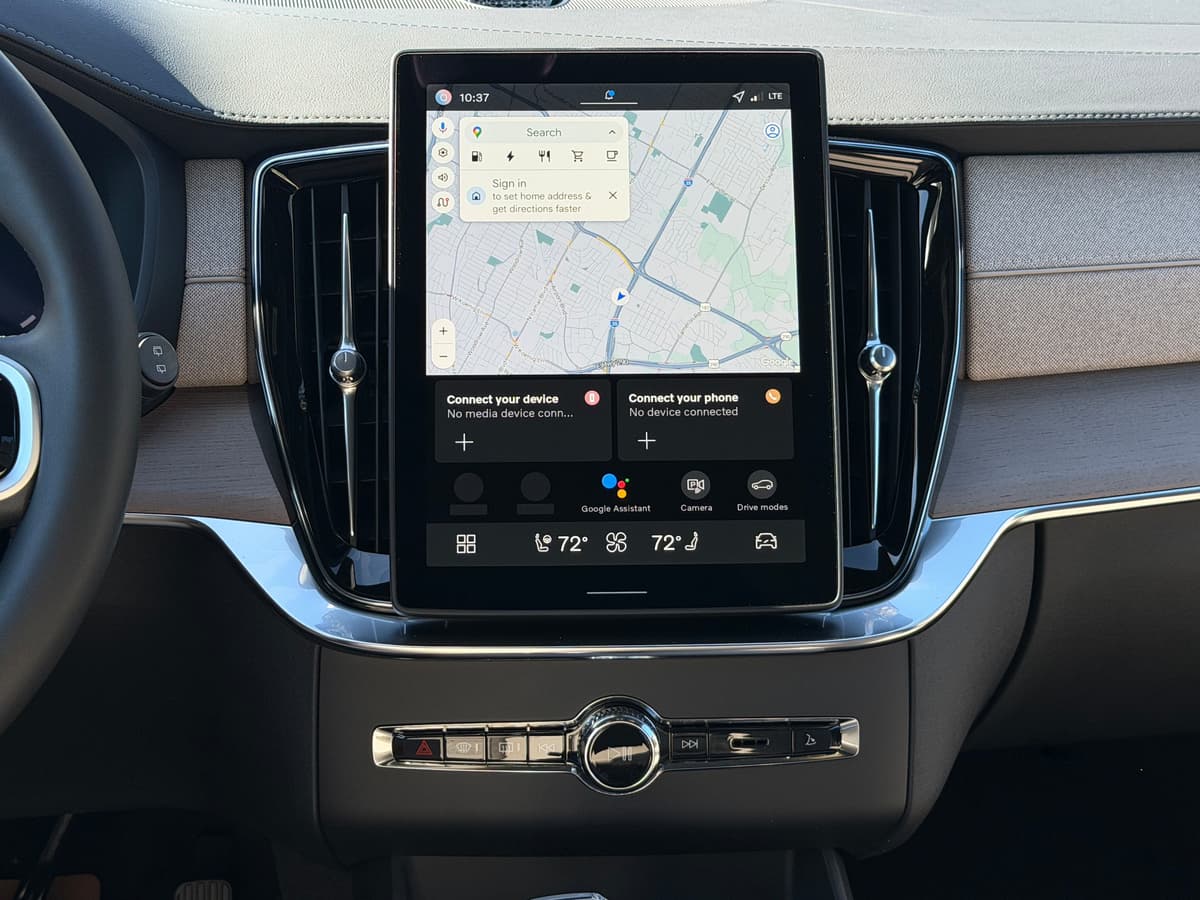 2026 Volvo XC90 plug-in hybrid - Image 12