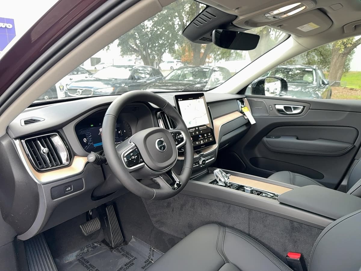 2026 Volvo XC60 - Image 11