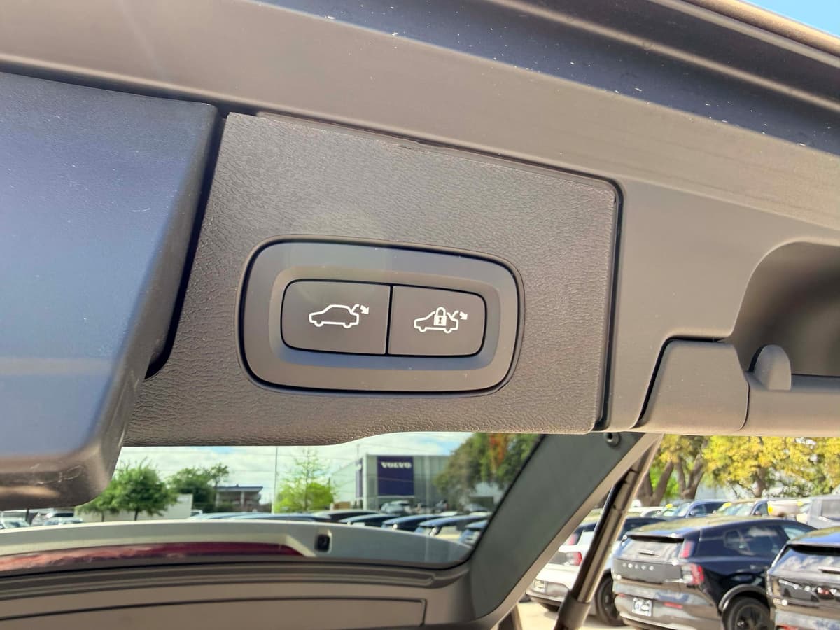 2025 Volvo XC60 - Image 26